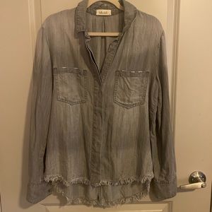 Bella Dahl Size M Distressed Button Down Collared Shirt